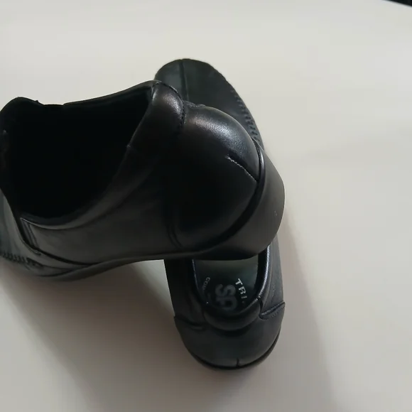 SAS Black Leather Comfort Loafers Women. - Picture 16 of 16